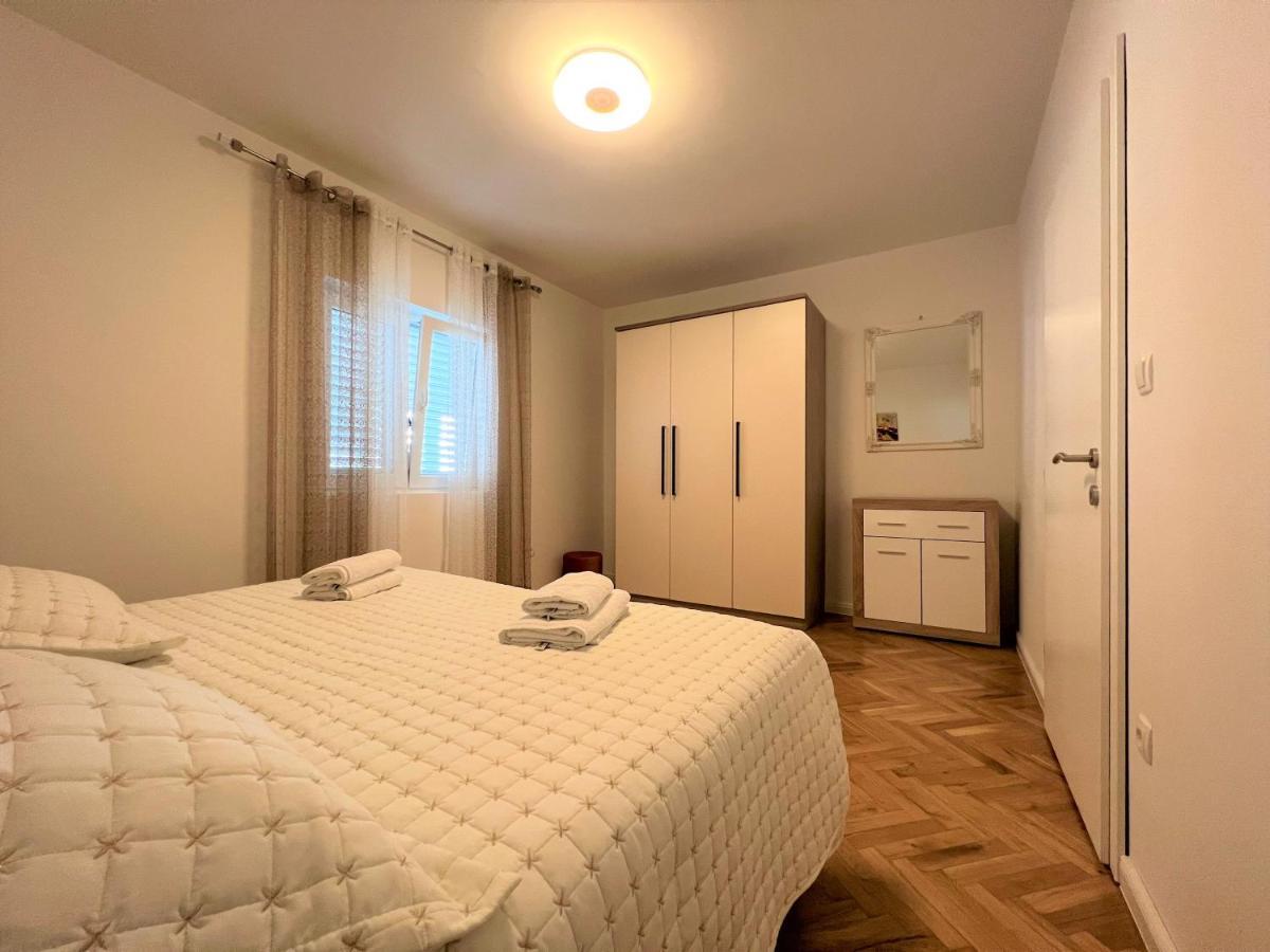 Apartment Makarska Buitenkant foto